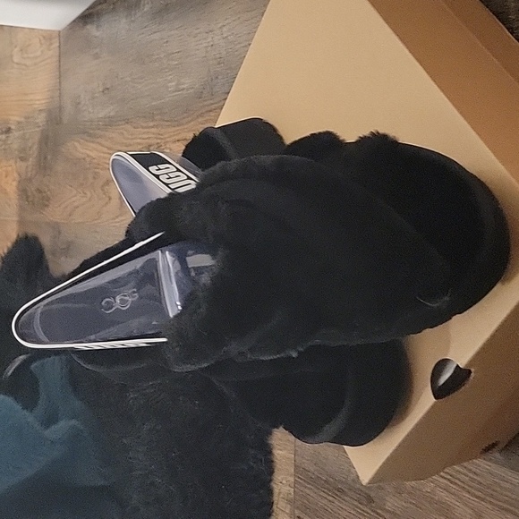 Ugg slippers - Picture 7 of 7